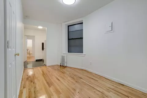 209 E 10th St, New York, NY 10003