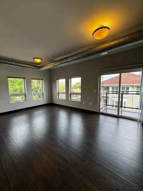 425 W Washington Ave, Madison, WI 53703