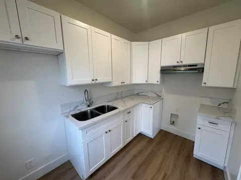 1360 S Burlington Ave, Los Angeles, CA 90006