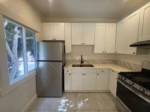 1360 S Burlington Ave, Los Angeles, CA 90006