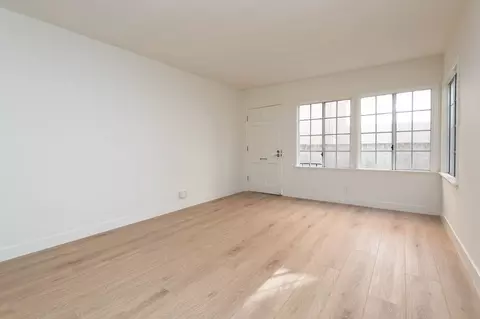 7045 Kittyhawk Ave, Los Angeles, CA 90045