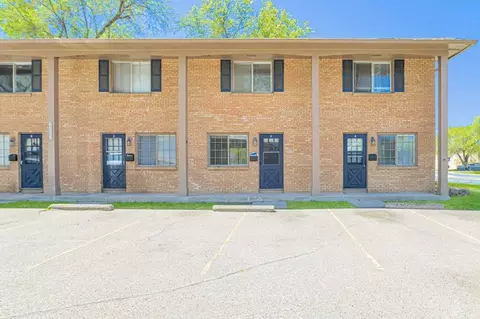 2101 W 90th St, Bloomington, MN 55431