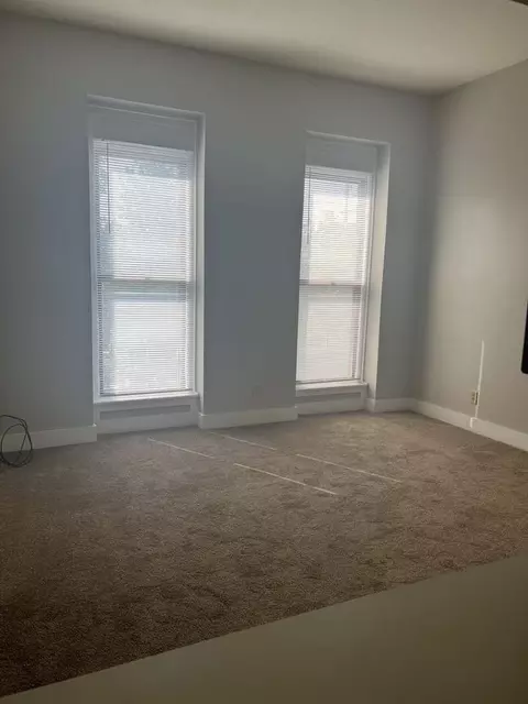 1009 S 3rd St, Louisville, KY 40203