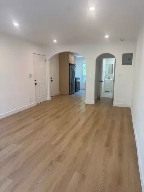 1250 N Orange Grove Ave, West Hollywood, CA 90046