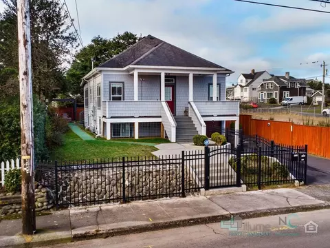 416 N Downing St, Seaside, OR 97138