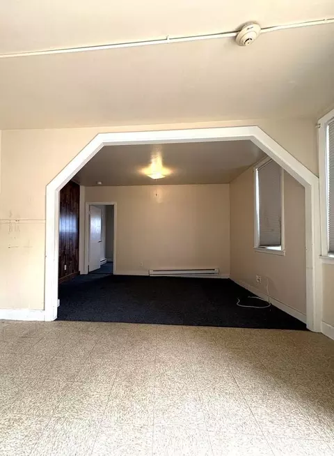 5 Ellis Ave, Lowell, MA 01854