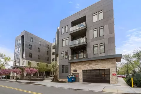 95 Fawcett St, Cambridge, MA 02138