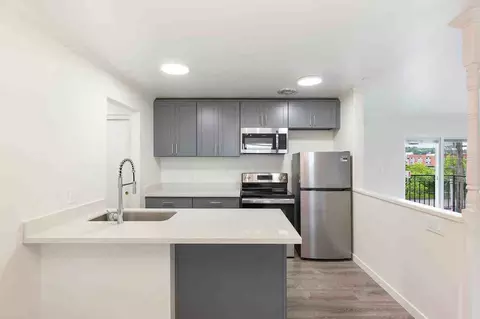 2850 15th Ave W, Seattle, WA 98119
