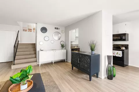 3170 Canyon Crest Dr, Riverside, CA 92507