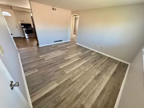 4944 Arbor Village Dr, Columbus, OH 43214