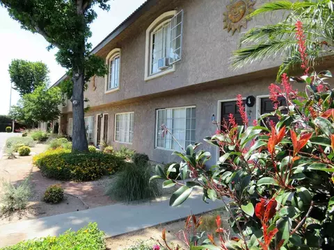 17045 Medallion Ave, Tustin, CA 92780