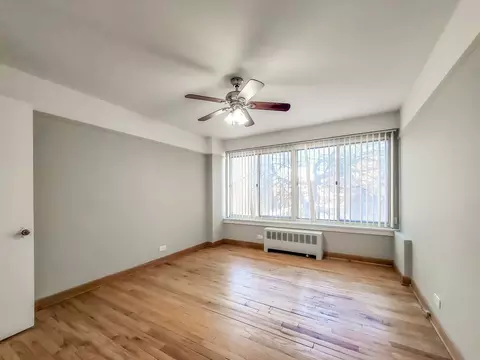 4750 N Clarendon Ave, Chicago, IL 60640 photo 14