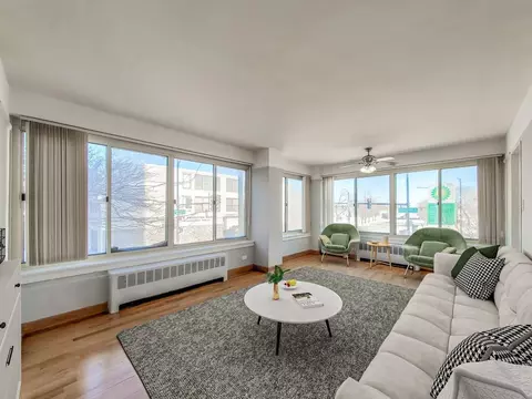 4750 N Clarendon Ave, Chicago, IL 60640 photo 6