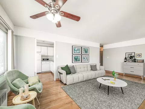4750 N Clarendon Ave, Chicago, IL 60640 photo 5