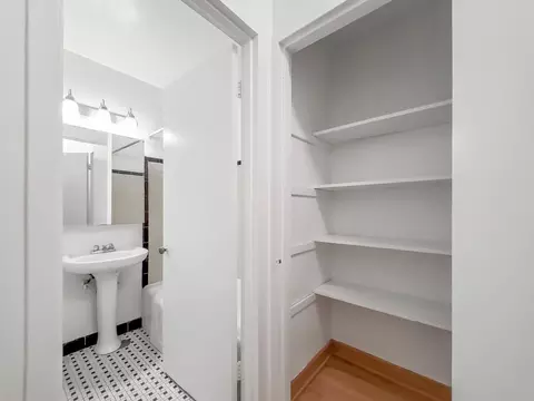 4750 N Clarendon Ave, Chicago, IL 60640 photo 20