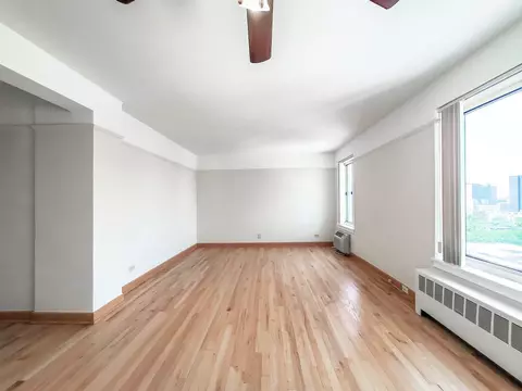 4750 N Clarendon Ave, Chicago, IL 60640 photo 19