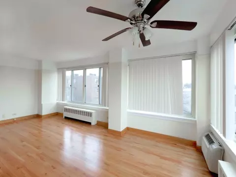 4750 N Clarendon Ave, Chicago, IL 60640 photo 24