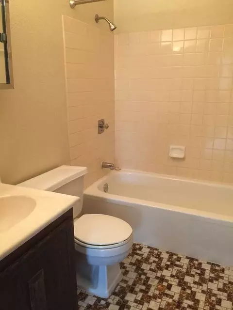 1711 E 1st St, Duluth, MN 55812 photo 2