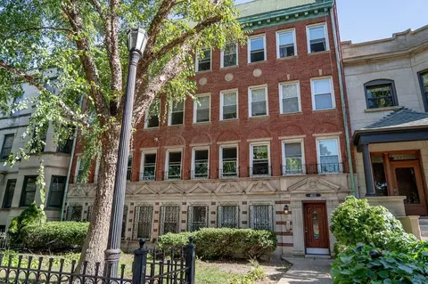 4615 N Malden St, Chicago, IL 60640
