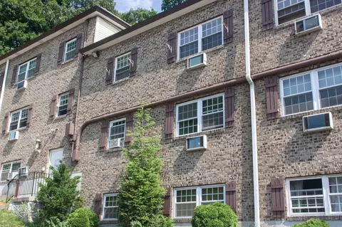 330 Nesmith St, Lowell, MA 01852