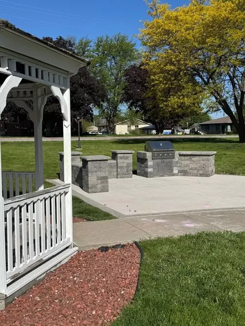 395 4th St, Waukee, IA 50263