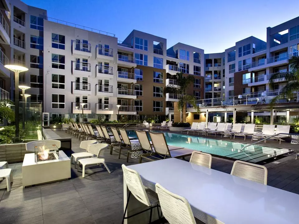  7316 Santa Monica Blvd, West Hollywood, CA 90046 photo 2