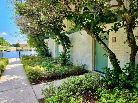 4848 Pontchartrain Dr, Slidell, LA 70458