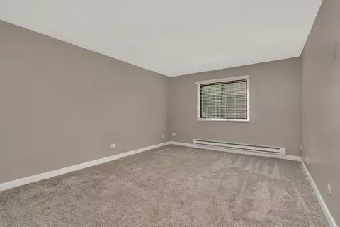 313 Hickory St, Mundelein, IL 60060
