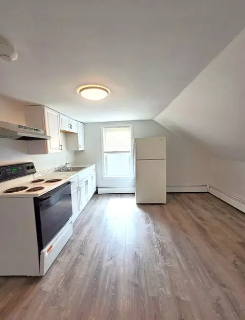 22 Johnson St, Pawtucket, RI 02860