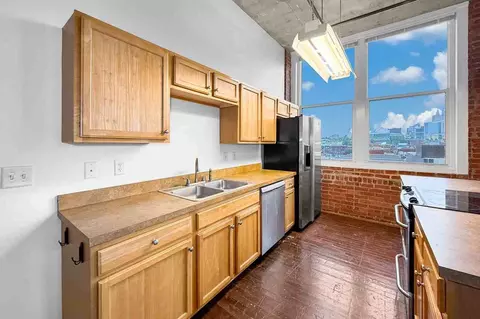 2121 Central St, Kansas City, MO 64108