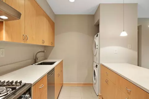 1570 Eustis St, Lauderdale, MN 55108