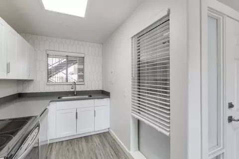 1207 E 8th St, Tempe, AZ 85281