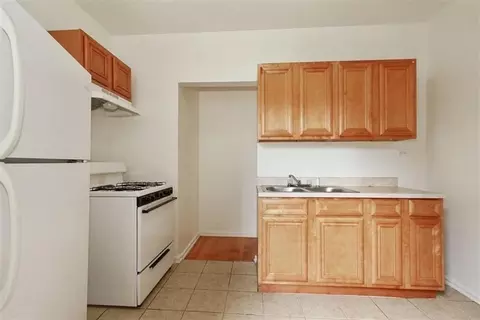 1742 E 72nd St, Chicago, IL 60649 photo 3