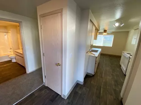 540 Wallace Rd NW, Salem, OR 97304