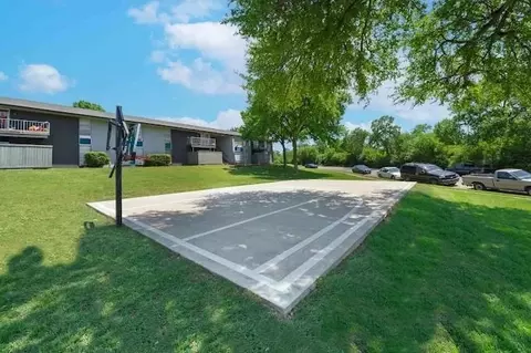 2704 S Cockrell Hill Rd, Dallas, TX 75211 photo 7