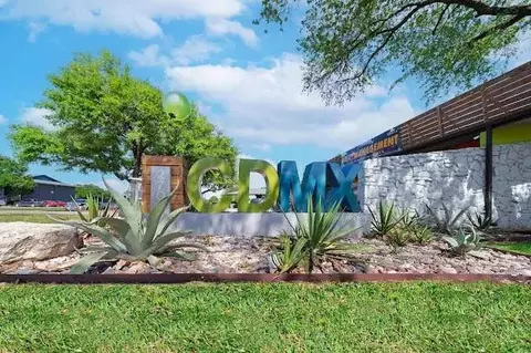 2704 S Cockrell Hill Rd, Dallas, TX 75211 photo 8