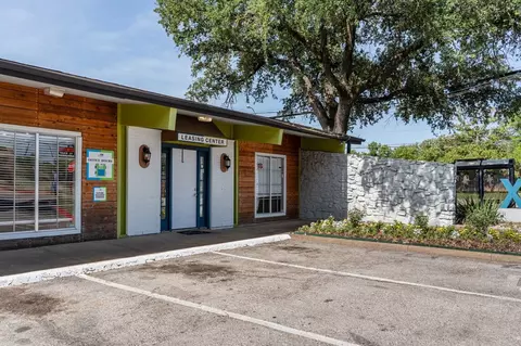 2704 S Cockrell Hill Rd, Dallas, TX 75211 photo 16