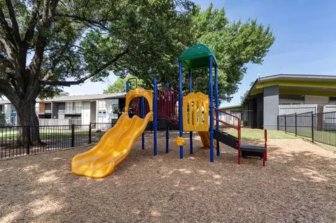 2704 S Cockrell Hill Rd, Dallas, TX 75211 photo 22