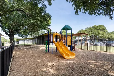 2704 S Cockrell Hill Rd, Dallas, TX 75211 photo 23