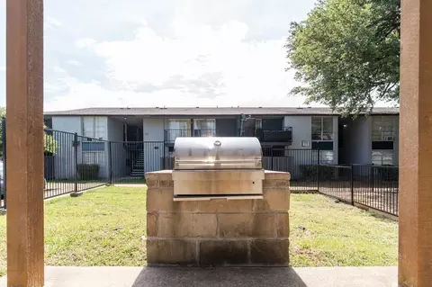 2704 S Cockrell Hill Rd, Dallas, TX 75211 photo 27