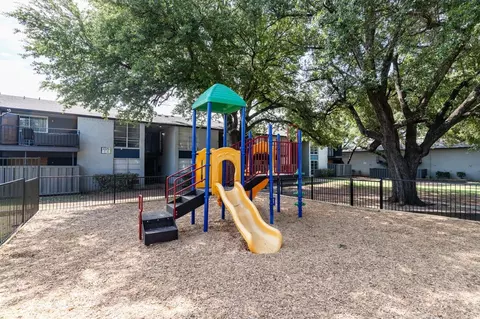 2704 S Cockrell Hill Rd, Dallas, TX 75211 photo 31