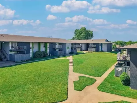 2704 S Cockrell Hill Rd, Dallas, TX 75211 photo 10