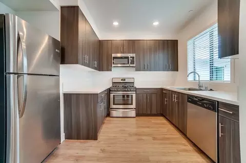 16836 Sherman Way, Los Angeles, CA 91406