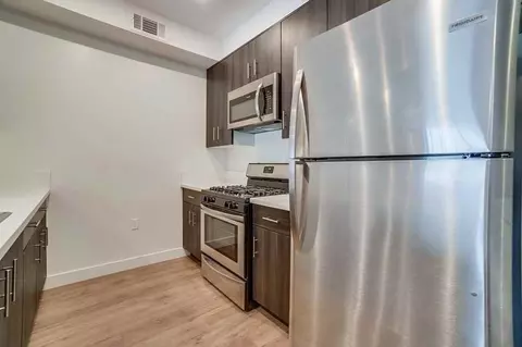 16836 Sherman Way, Los Angeles, CA 91406