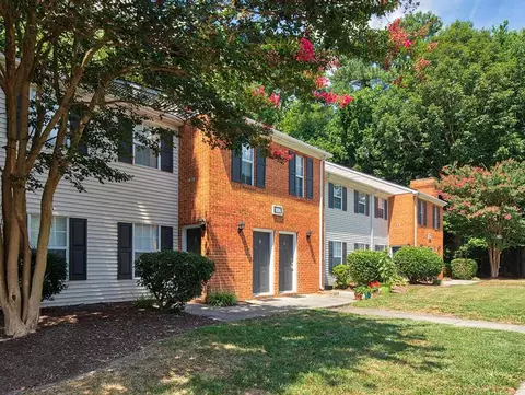101 Little Bay Ave, Yorktown, VA 23693
