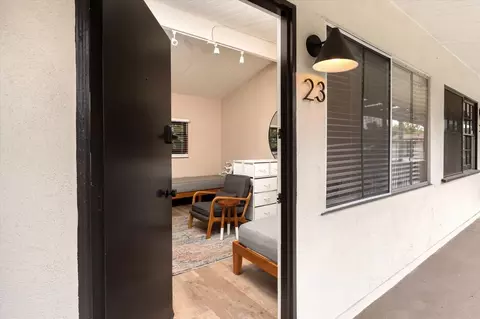221 Bath St, Santa Barbara, CA 93101