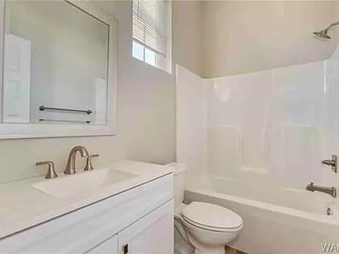 1004 Elmwood Dr, Tuscaloosa, AL 35401
