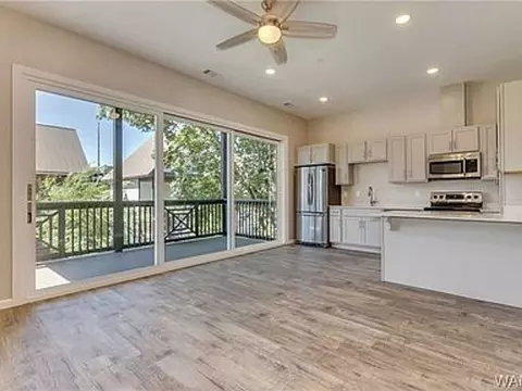 1004 Elmwood Dr, Tuscaloosa, AL 35401