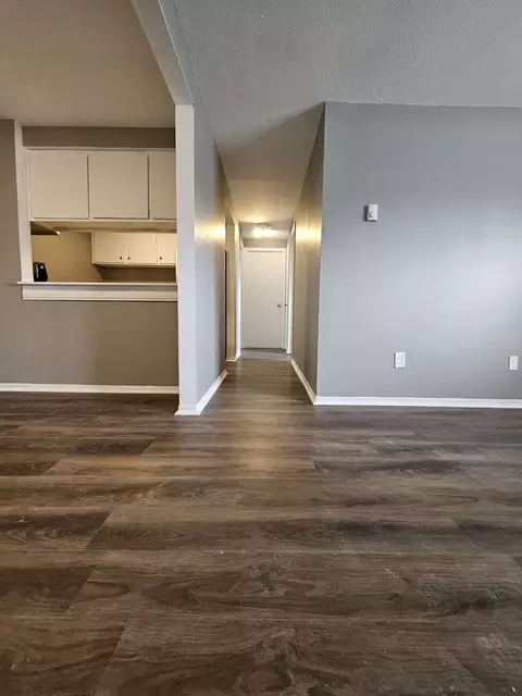 120 Fox Hill Ln, Elyria, OH 44035