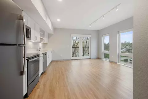 200 W 1st St, Cedar Falls, IA 50613